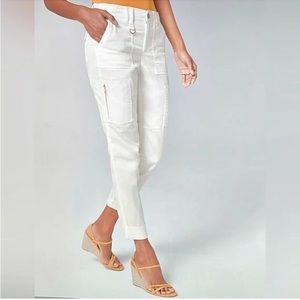 WHITE HOUSE BLACK MARKET The Slim Crop Utility Mid-Rise Cargo Pant, WHITE, SZ 6R